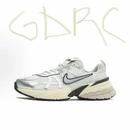 Кроссовки Nike V2K Run, полнота D, размер 9US / 42.5EU / 27CM / 40.5RU, белый, 103173105839