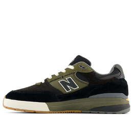 Кроссовки New Balance Numeric 933 'Andrew Reynolds Black Olive', черный nm933bst | black