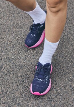 Кроссовки для бега ENDORPHIN TRAINER Saucony, темно-синий s2341a09e-k11 | navy/fucshia