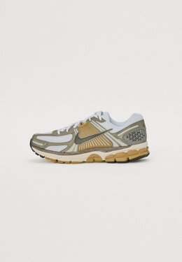 Кроссовки ZOOM VOMERO 5 Nike Sportswear, серый ni112o0ys-c12 | beige/white/pale ivory/platinum