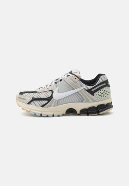 Кроссовки ZOOM VOMERO 5 PRM UNISEX Nike Sportswear, белый ni115o079-a11 | pale ivory/white/light bone/light orewood brown/black/pure platinum