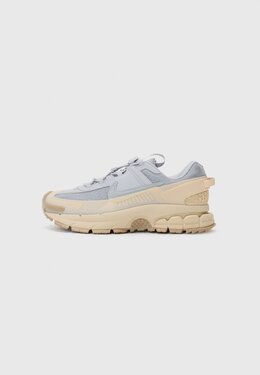 Низкие кеды ZOOM VOMERO ROAM Nike Sportswear, серый ni112p00i-c11 | wolf grey/sand