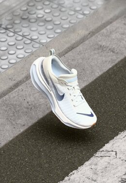 Кроссовки для бега ZOOMX INVINCIBLE FK 3 Nike Performance, белый n1241a166-a16 | white/blue tint/sail/blue void