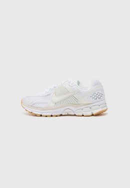 Кроссовки ZOOM VOMERO 5 Nike Sportswear, белый ni111a1ez-a14 | white phantom summit/white gum/brown