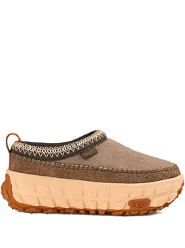 Ugg Venture Daze "Sand/Apricot" slip-ons 30899382