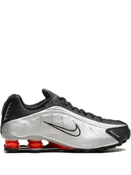 Кроссовки Shox R4 Nike, серебяный 27685432 | серебристый