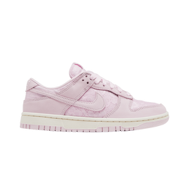 Кроссовки Nike Wmns Dunk Low 'Lace Pack - Regal Pink', розовый hj5870 600 | regal pink/soft pearl/pink foam