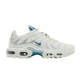 Кроссовки Nike Wmns Air Max Plus 'White Bright Spruce', белый dr7853 100 | summit white/grey fog/metallic silver/bright spruce