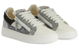 Gz94 Блестящие низкие кроссовки Женские Giuseppe Zanotti, Серебристо-черные rw30016002 | silver black
