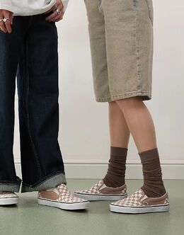Кроссовки Vans Classic Slip-On Color Theory с шахматной доской в серо-коричневом цвете 142328160 | brown