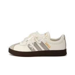 Adidas Кроссовки для скейтбординга VL COURT 2.0 Classic Hook Bud Filigree с антискользящим покрытием, износостойкие, унисекс, серо-белые ji0497(team471-钩花蕾丝) | gray white