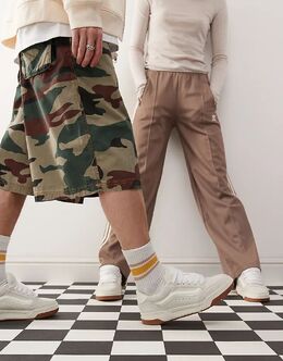 Массивные замшевые кеды Vans Hylane бежевого цвета 142326396 | off white