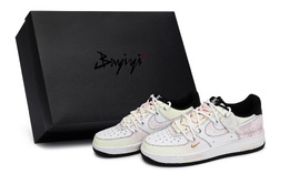 Nike Кроссовки для скейтбординга Air Force 1 женские, низкие, белые/розовые/желтые ib6543-101(team80-女款香水百合s-box) | white pink yellow