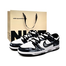 Nike Сумка для покупок Dunk, износостойкие низкие кроссовки для скейтбординга Black Mamba, унисекс, черно-белые dd1503-101(team1031-墨蛇曼巴sbox) | black white (beige special shopping bag)