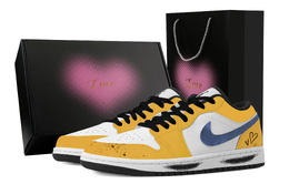 Jordan Баскетбольные кроссовки Air 1 Bumblebee Heart Box, износостойкие, винтажные, низкие, женские, белые, желтые dc0774-101(team529-大黄蜂-爱心礼盒) | white yellow