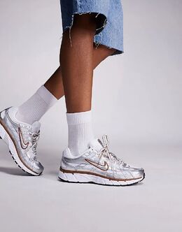 Кроссовки унисекс Nike P-6000 серебристого и коричневого цветов 142394714 | silver
