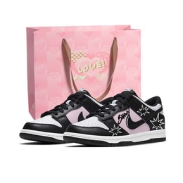 Nike Сумка-шоппер Dunk SB Love Spark, классические модные износостойкие низкие кроссовки для скейтбординга унисекс, черно-розовые dd1391-100(team641-爱的火花礼袋） | black pink
