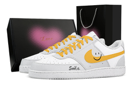 Nike Кроссовки Court Vision Smiley Face Smiley Heart Box, износостойкие, низкие, для скейтбординга, мужские, белые, желтые hm9862-002(team773-笑脸-爱心礼盒) | white yellow