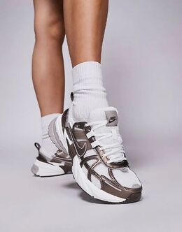 Кроссовки Nike V2K Run бежевого и белого цветов 137317749 | beige