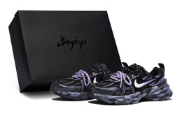 Кроссовки для бега V2K Run унисекс с низким верхом фиолетового цвета Nike fd0736-001(team80-女款星域战士s-box) | black/purple