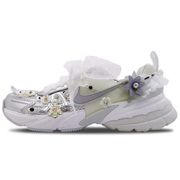 Кроссовки для бега V2K Run женские с низким верхом, серебристые Nike fd0736-104(team68-公主日记银白） | silver