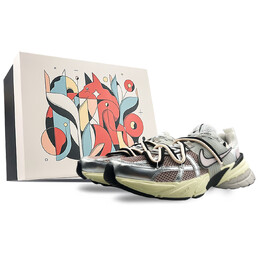 Кроссовки для бега V2K Run мужские низкие розовые Nike hj4497-100(team40-男热巧克力sbox) | light gray
