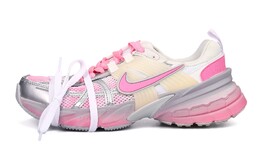 Кроссовки для бега V2K Run женские с низким верхом розовые/серебристые Nike fd0736-104(team6-未来战姬) | silver/pink