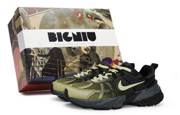 Кроссовки для бега V2K Run женские с низким верхом бежевого цвета Nike fd0736-001(team80-时光雾霭米黄s-box) | black beige