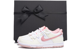 Кроссовки Nike Dunk Skateboarding Shoes Women's Low-top White/pink/beige, розовый do6485-600(team-59女款白粉二sbox) | pink