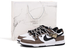 Кроссовки Nike Dunk Skateboarding Shoes Women's Low-top White, цвет Coffee cw1590-100(team拾伍-女款黑六sbox) | coffee