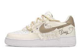 Кроссовки Nike Air Force 1 Skateboarding Shoes Women's Low-top Brown/beige, коричневый dh2920-111(teama-素米爱心) | beige/brown
