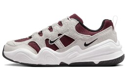 Кроссовки женские Tech Hera Lifestyle с низким верхом Серого цвета Nike, серый/красный dr9761-601 | gray red
