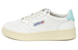 Кроссовки на шнуровке с логотипом Autry aulw-ll49