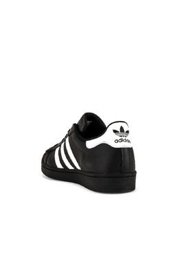 Кроссовки женские Superstar Foundation Adidas, цвет Black & White & Black adio-mz64 | black & white & black