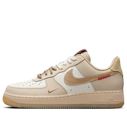 Кроссовки air force 1 low 'year of the snake' Nike, мультиколор hv5990-172 | sail/team gold/light khaki/parachute beige/university red/metallic gold