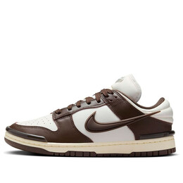 Кроссовки dunk low twist 'baroque brown' Nike, мультиколор dz2794-003 | phantom/baroque brown/coconut milk