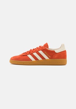 Кроссовки низкие HANDBALL SPEZIAL UNISEX Adidas, цвет preloved red/cream white/crystal white ad115o1p1-g11 | preloved red/cream white/crystal white