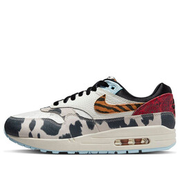 Кроссовки air max 1 '87 'great indoors tiger swoosh cow print' Nike, мультиколор fd0827-133 | sail/black/celestine blue/picante red