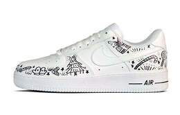 Кроссовки Nike Air Force 1 Skateboarding Shoes Women's Low-top White, цвет Christmas dd8959-100(team5-男款圣诞平安夜涂鸦) | christmas