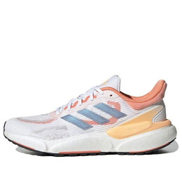 Кроссовки solarboost 5 shoes Adidas, белый hp5673 | cloud white / silver violet / coral fusion