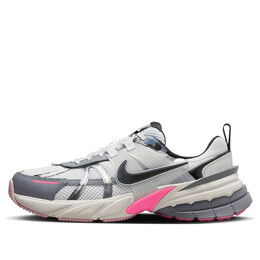 Кроссовки v2k run Nike, серый fz5061-100 | grey/pink/white