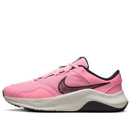 Кроссовки legend essential 3 next nature Nike, красный dm1119-602 | coral chalk/sail/black