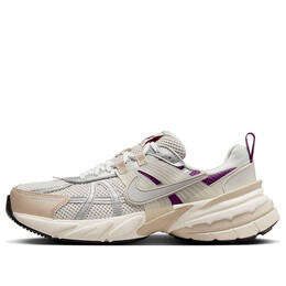 Кроссовки v2k run премиум Nike, белый hf4305-072 | light bone/sanddrift/viotech/metallic silver