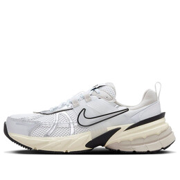 Кроссовки v2k run runtekk Nike, белый fd0736-100 | summit white/mtlc silver-pure platinum-lt iron ore-black-alabaster