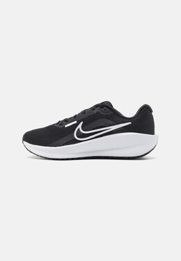 Кроссовки нейтрального цвета DOWNSHIFTER 13 Nike, цвет black/white/dark smoke grey n1241a19f-q11 | black/white/dark smoke grey